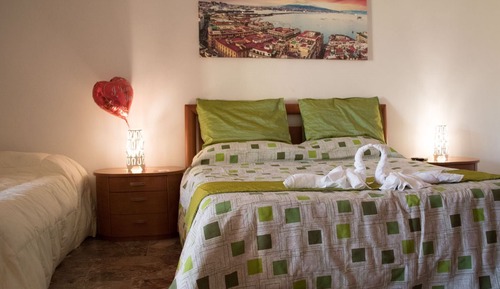 Deluxe Triple Room, Shared Bathroom