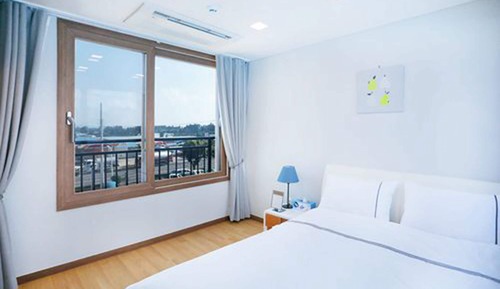 Room (15 PY, Hyeonmuam)
