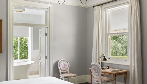 Deluxe Room, 1 King Bed, Bathtub, Vineyard View