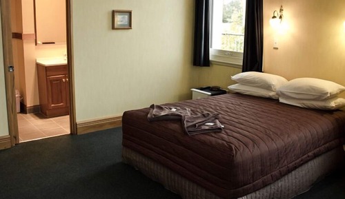 Double Room, 1 Queen Bed