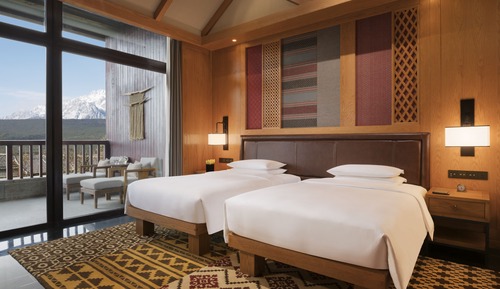Luxury Suite, Multiple Beds, Non Smoking, Hill View