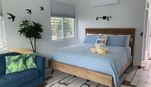 Romantic Studio Suite, 1 King Bed with Sofa bed, Balcony, Partial Ocean View