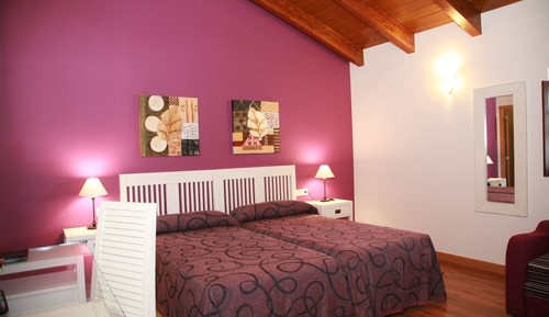 Twin Room (Basarana)