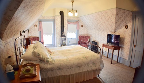 Anna's Room  (3rd Floor)