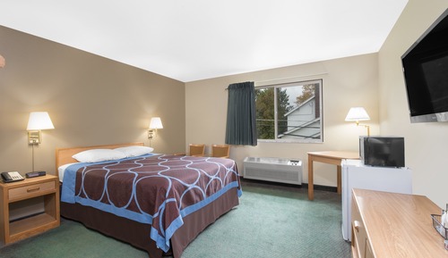 Basic Room, 1 Queen Bed, Non Smoking