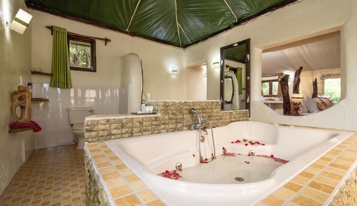 Suite, Lake View