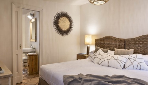 Classic Double Room, 1 Queen Bed
