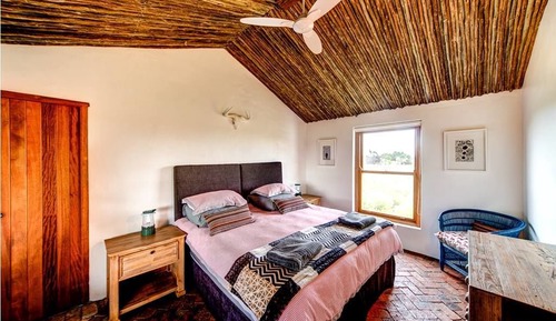 House, 2 Bedrooms (Bush House)