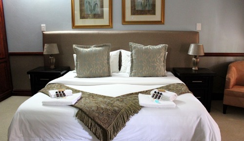 Luxury Twin Room (Rhino)