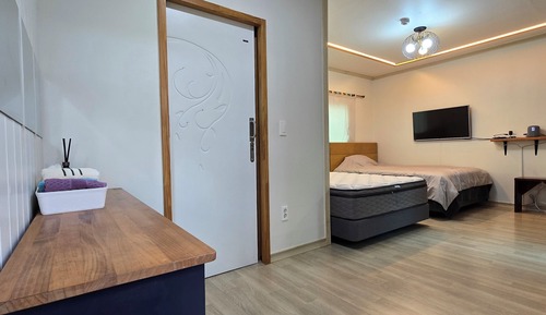 Double Room, 2 Queen Beds, Mountain View