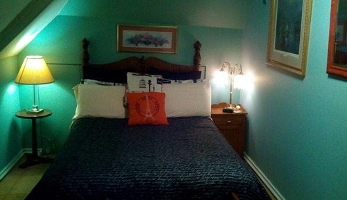 Room, Private Bathroom (Blue room getaway)