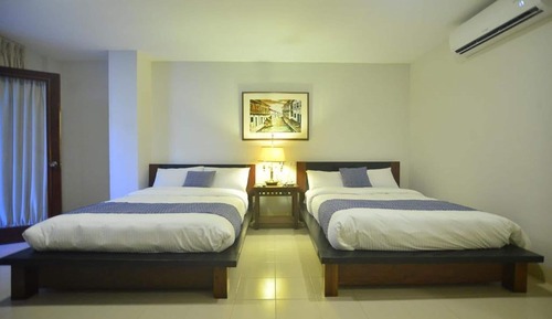 Premier Room, Balcony