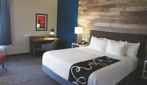 Room, 1 King Bed, Non Smoking, City View