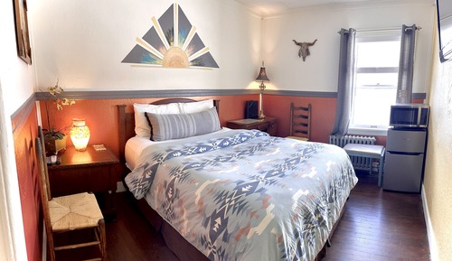 Western (Painted Desert Room), 1 Queen Bed