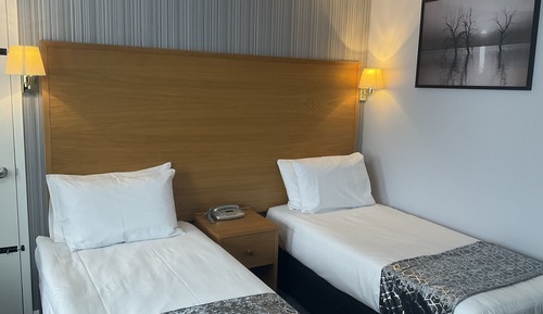 Standard Twin Room, Ensuite