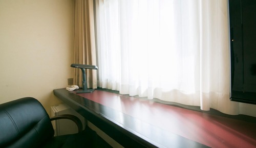 Single Room, Smoking