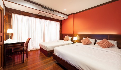 Suite, 3 Twin Beds