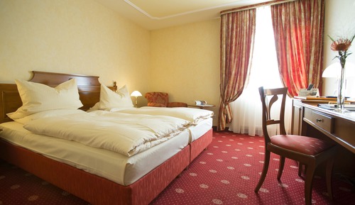 Basic Double Room, 1 King Bed, Ensuite
