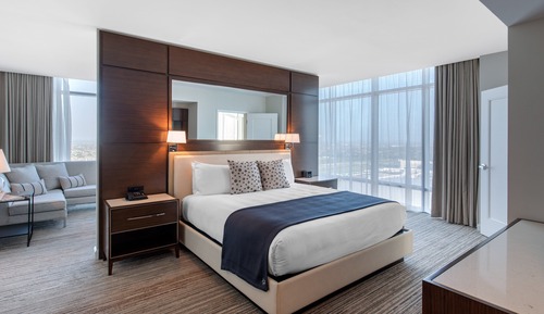 Suite, 1 King Bed, Accessible (Frisco Suite)