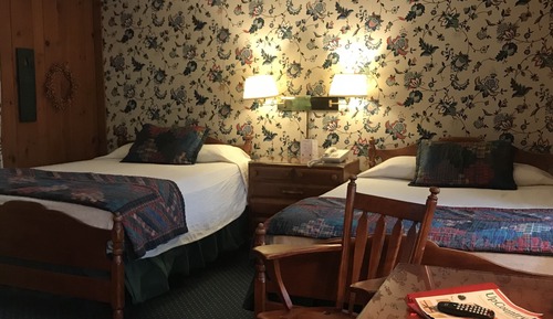 Standard Quadruple Room, Ensuite (Brookside Traditional Dou)