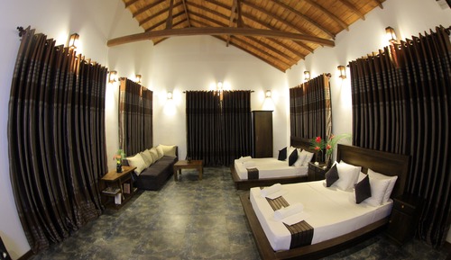 Deluxe Family Room, Pool View