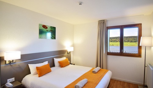 Deluxe Suite, Lake View