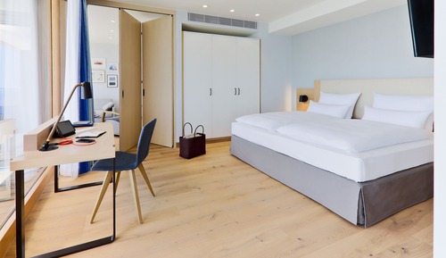 Suite, Sea View