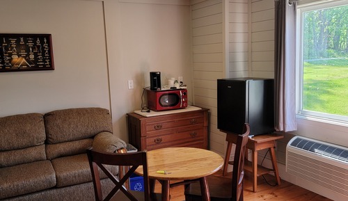 Room (Room 7)