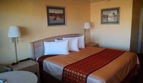 Standard Room, 1 King Bed, Mountain View