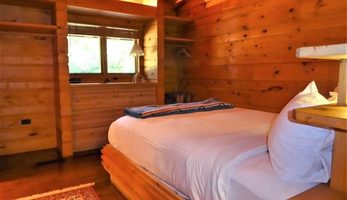 Cabin, 2 Bedrooms, Fireplace, Bay View