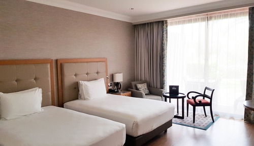 Room, 2 Double Beds, Pool View