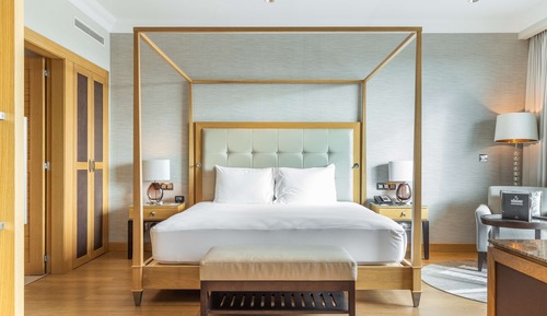 Suite, 1 King Bed, Oceanfront