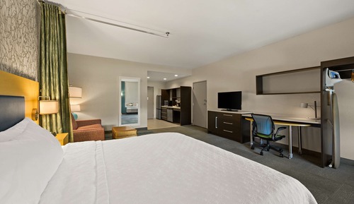 Studio, 1 King Bed, Accessible, Non Smoking (Rollin Shower)
