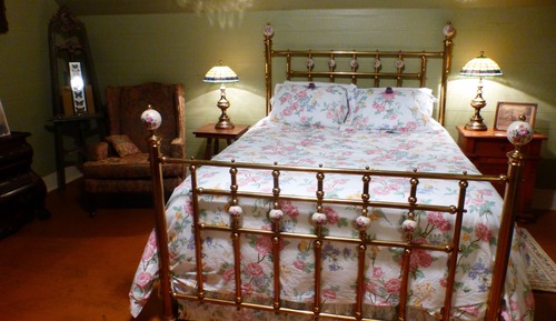 Country Room: Romantic room on Farm owned by Jack Daniel's brother
