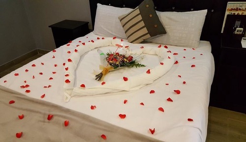 Honeymoon Suite