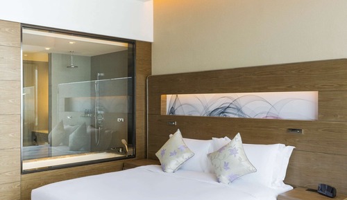 Superior Room, 1 King Bed