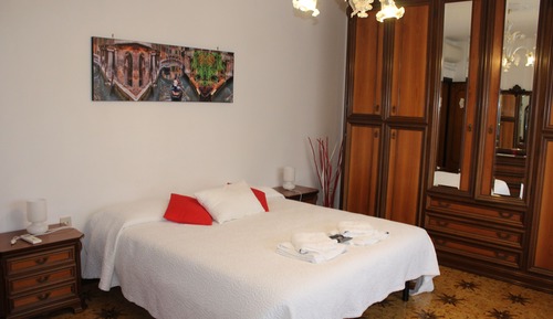 Basic Double Room, Shared Bathroom