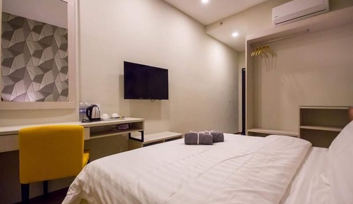 Premium Deluxe Double Room, No Window