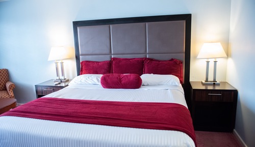 Signature Room, 1 King Bed, Non Smoking, Refrigerator & Microwave