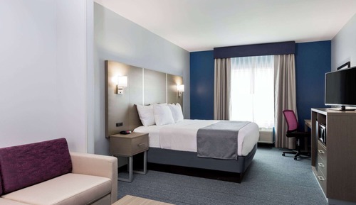Suite, 1 King Bed, Accessible, Non Smoking (Tub with Grab Bars)