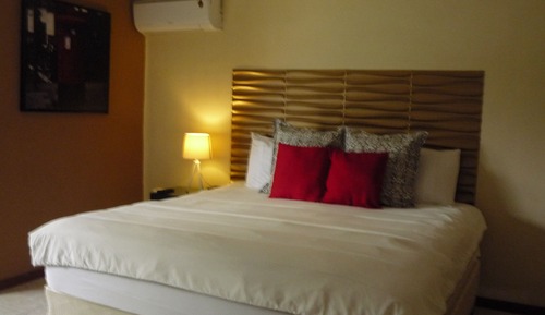 Standard Room, 1 Queen Bed