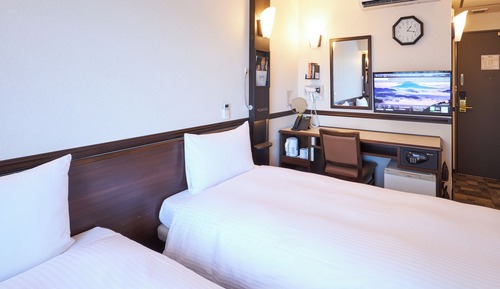 Economy Twin Room, Smoking
