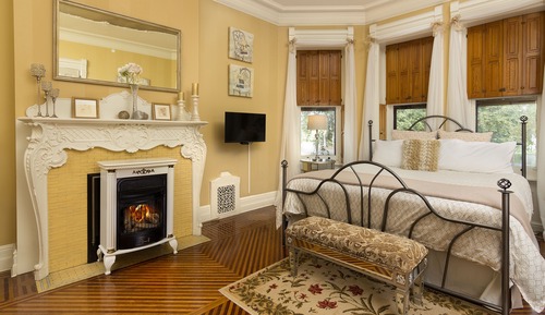 Louisa's Cherub Room