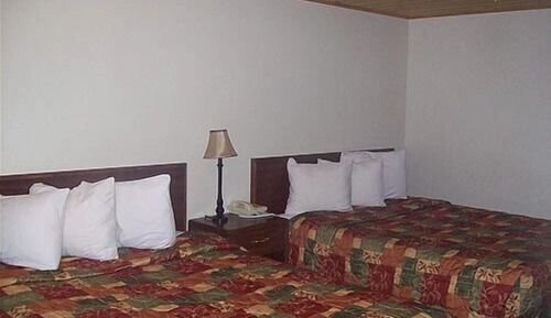 Economy Room, 2 Queen Beds, Private Bathroom