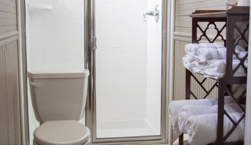 Standard Double Room, Ensuite (Azalea)