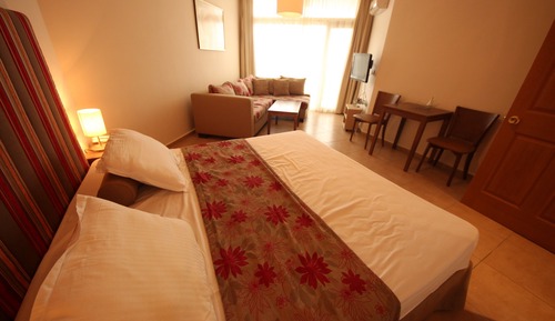Family Studio, Sea View
