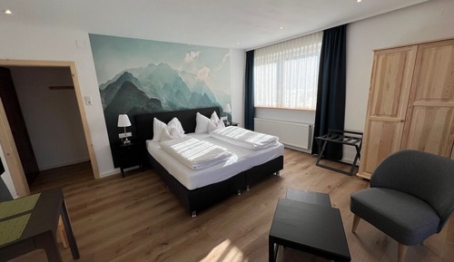 Junior Suite, 1 Bedroom, Balcony, Mountain View