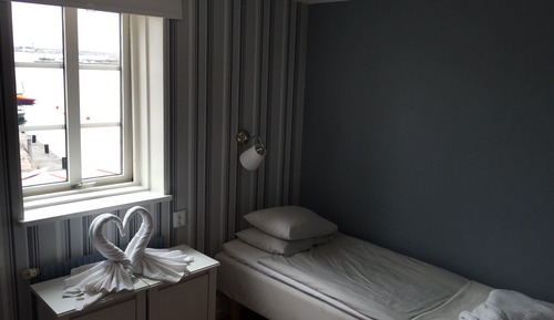 Standard Twin Room, 2 Twin Beds, Shared Bathroom, Harbor View