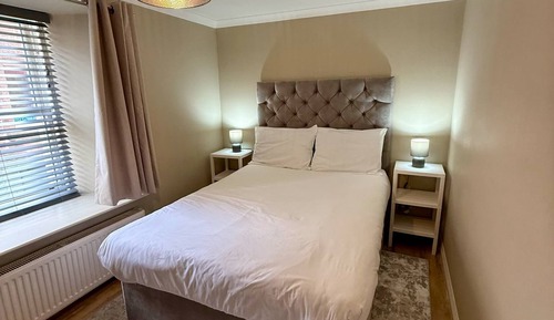 Apartment, 2 Bedrooms (Upper Flat)