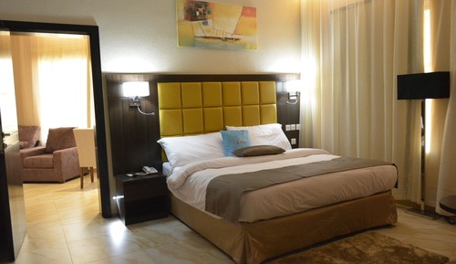 Suite, City View
